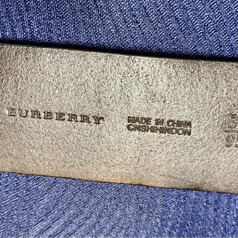 Vintage Burberry Unisex Leather Belt with Brass Sliding Buckle 100cm - Picture 11 of 11